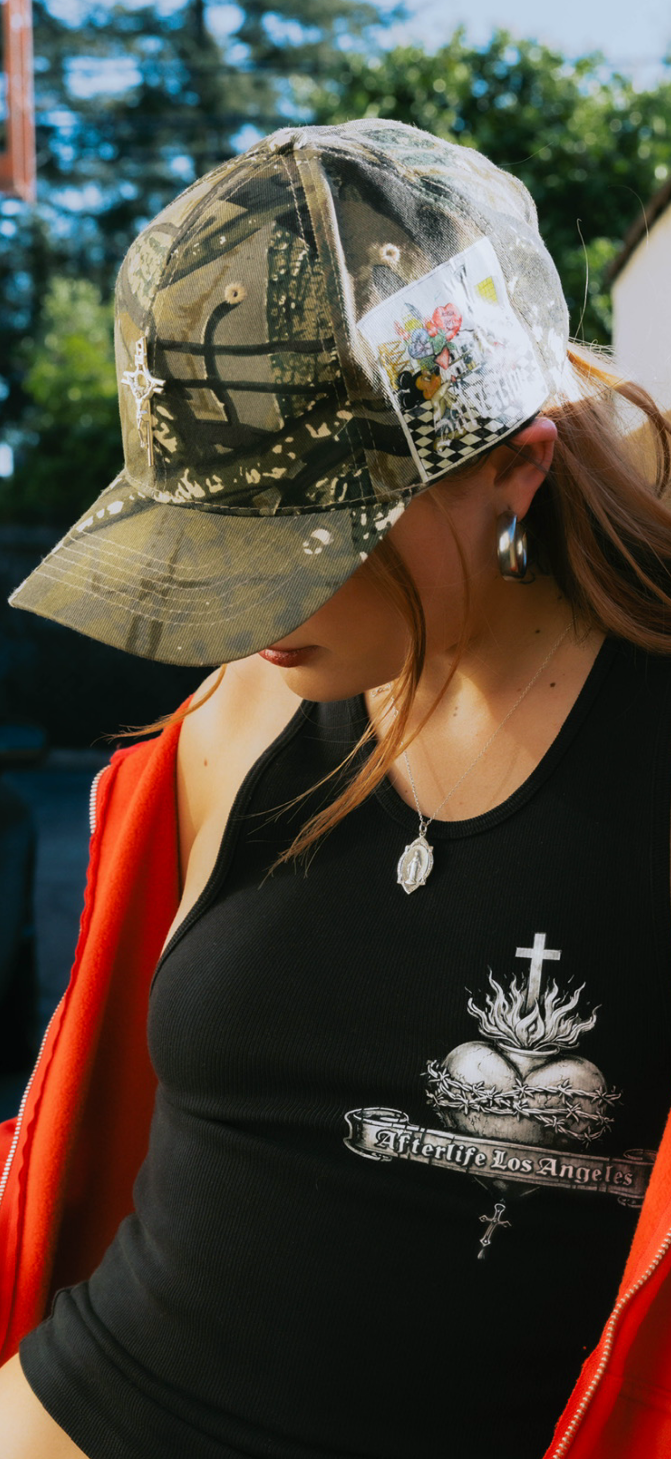 E3- SILVER CRUCIFIX CAP